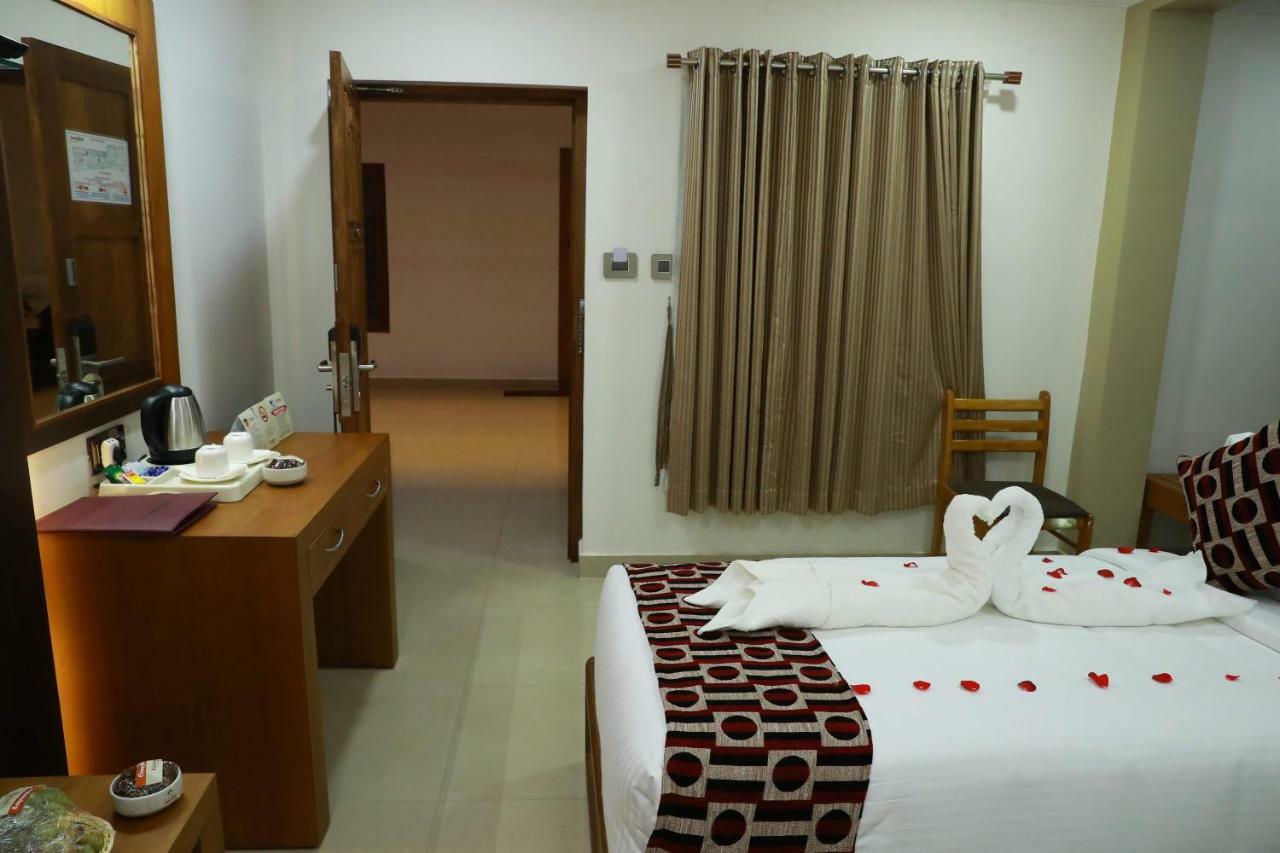 Hotel Rohini International Kallār Esterno foto